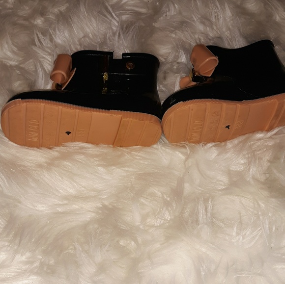 Toddler boots - Picture 2 of 2